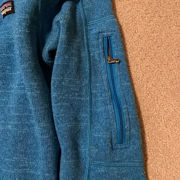 Blue Patagonia women’s jacket and extra small - Picture 3 of 4
